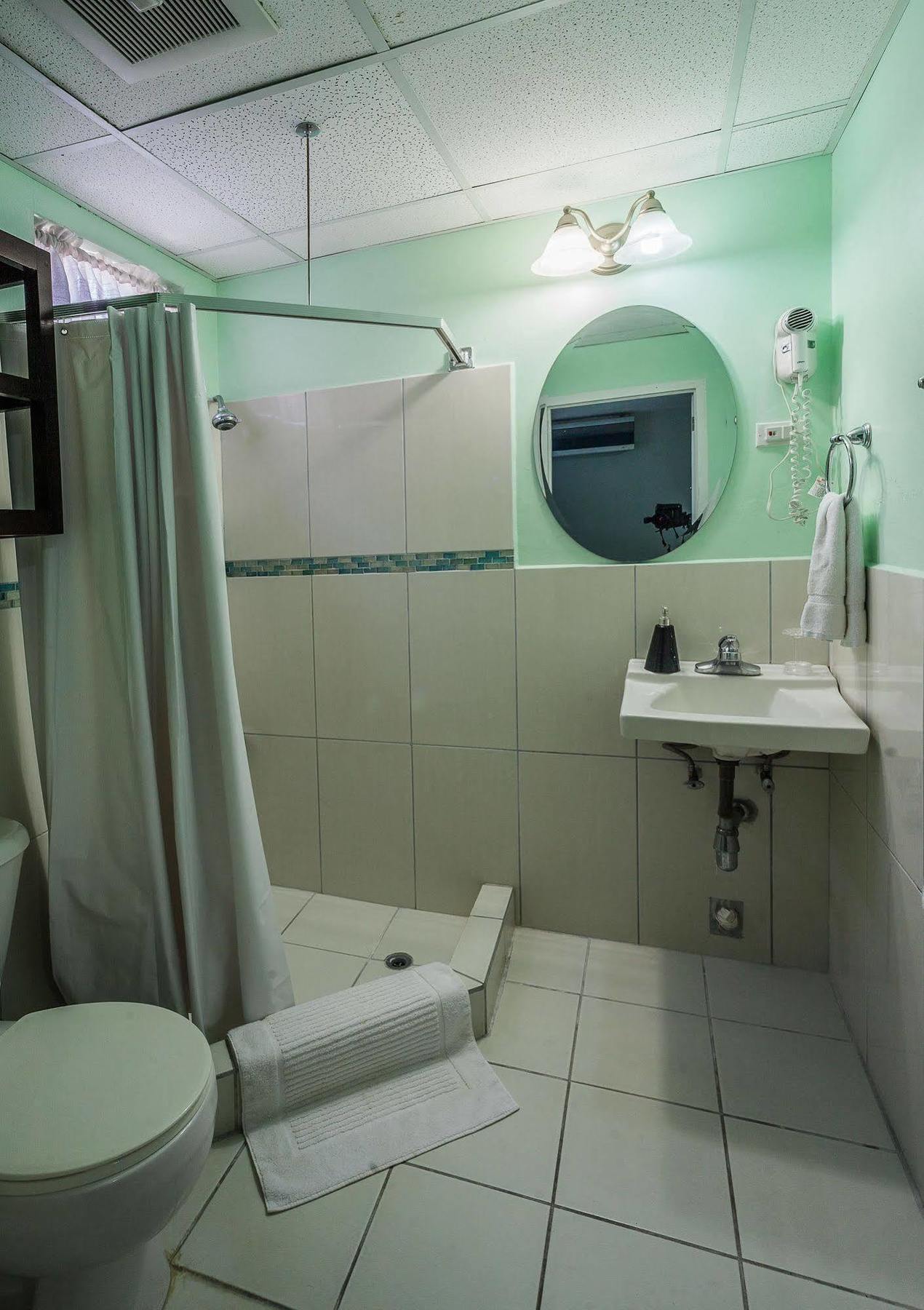 ホテルイン アット 87 Port of Spain エクステリア 写真