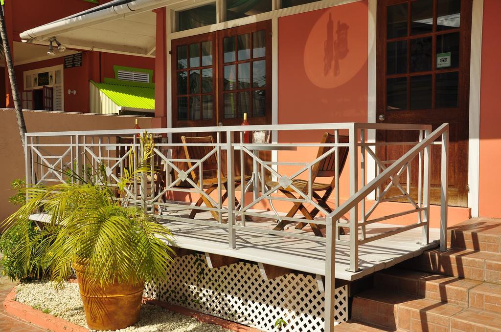 ホテルイン アット 87 Port of Spain エクステリア 写真